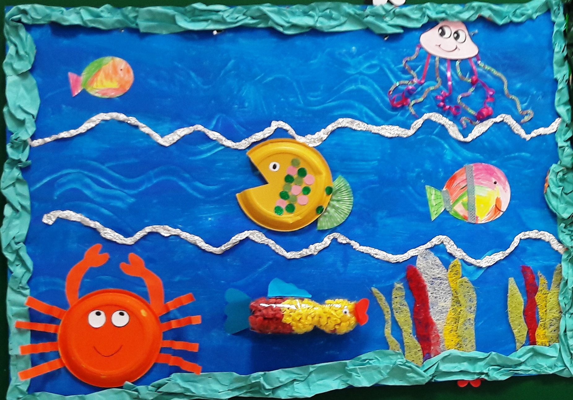 mare con materiale di riciclo