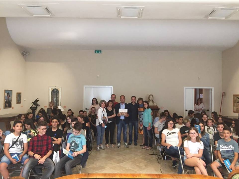 gli studenti con il sindaco
