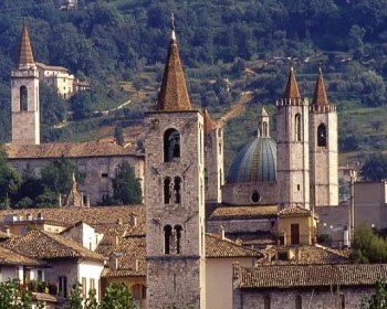 thumb_ascoli_piceno_citta_tetti_e_torri